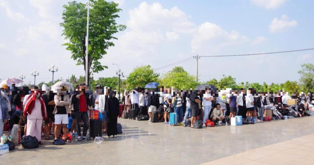 344 công dân Việt Nam được đưa về từ Campuchia