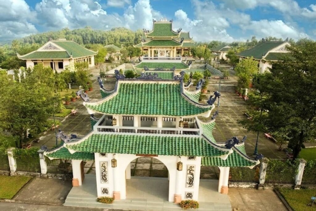 Văn miếu Trấn Biên — di tích lịch sử quốc gia, văn miếu đầu tiên của Đàng Trong năm 1715.