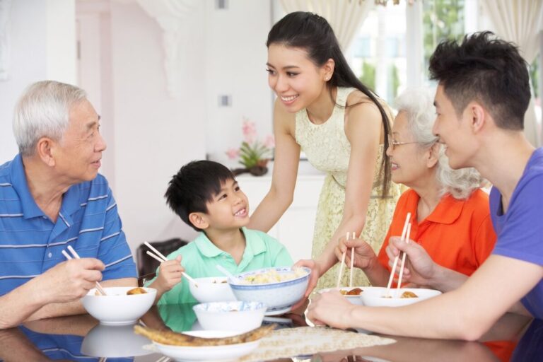 “Học ăn học nói học gói học mở” — ý nghĩa và triết lý người Việt