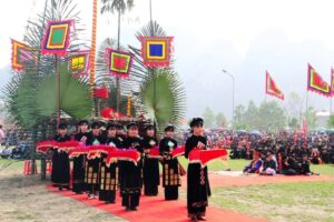 Tung còn trong lễ hội Lồng Tồng của người Tày ở Đồng Nai