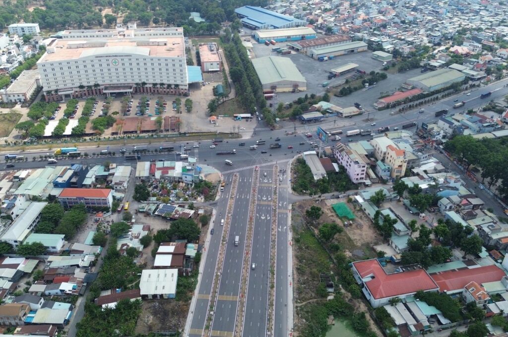 Đường Hương lộ 2 kết nối với quốc lộ 51 tại Đồng Nai