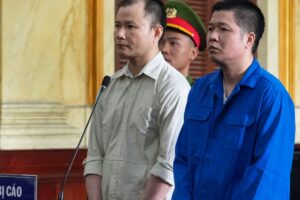 Cựu lãnh đạo Tập đoàn Đại Nam lĩnh án vì bán đất ma, chiếm đoạt hàng trăm tỷ đồng của khách hàng. Xem diễn biến vụ án.