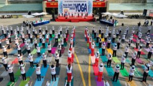 Hơn 1.000 người tham gia đồng diễn Yoga tại Đồng Nai trong Ngày Quốc tế Yoga, lan tỏa lối sống khỏe mạnh và tích cực.