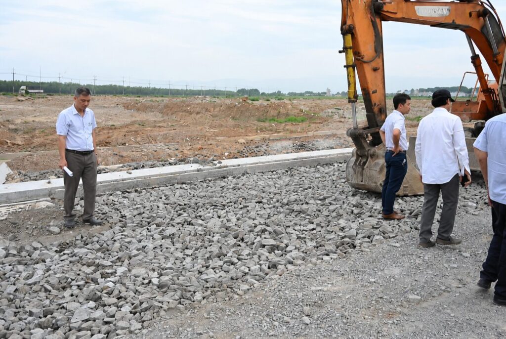 Kiểm tra chất lượng vật liệu tại dự án đường Lê Duẩn ở phường Long Thành