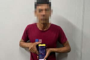 Người đàn ông ở Đồng Nai bị phát hiện đánh bạc qua mạng từ tin báo của người dân, công an đang hoàn thiện hồ sơ xử lý.