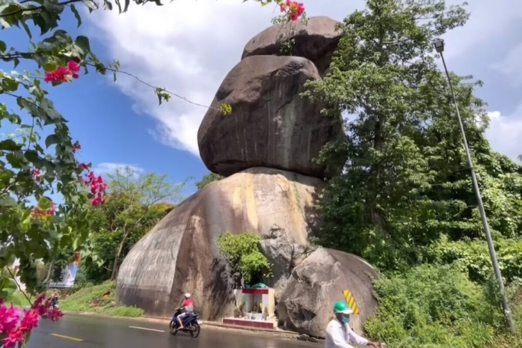 Đá Ba Chồng Đồng Nai