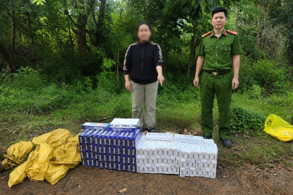 Công an xã Minh Đức (TP Đồng Nai) bắt quả tang Đỗ Thị Thu giả shipper, vận chuyển 1.000 bao thuốc lá nhập lậu vào rạng sáng 8/6/2026.
