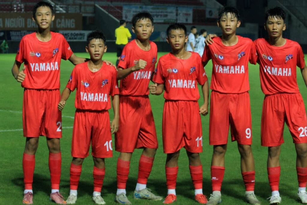 Học viện Trường Tươi Đồng Nai gây ấn tượng tại Giải U13 toàn quốc 2026 với hai chiến thắng liên tiếp, khẳng định chất lượng đào tạo trẻ.