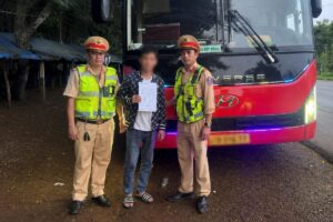 Tài xế xe khách dương tính với ma túy, chạy 134 km/h trên đoạn đường giới hạn 70 km/h, bị CSGT phát hiện và xử lý.