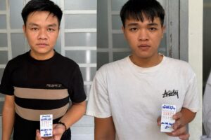 Hai thanh niên bị điều tra sau vụ bé gái 15 tuổi dương tính với ma túy. Diễn biến vụ việc là lời cảnh báo dành cho nhiều phụ huynh.
