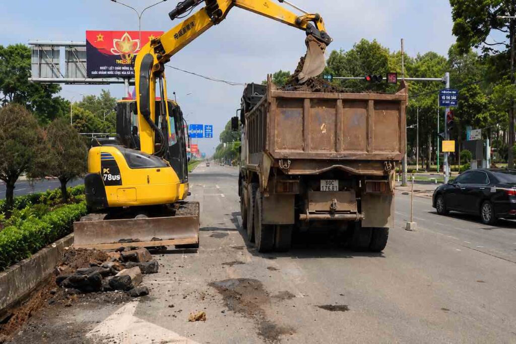 Đồng Nai gấp rút sửa chữa mặt đường xuống cấp trên Quốc lộ 14, đẩy nhanh tiến độ thi công để bảo đảm an toàn giao thông trong mùa mưa.