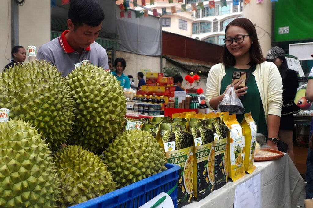 Sầu riêng Nghĩa Trung xây dựng niềm tin thị trường nhờ mã số vùng trồng, truy xuất nguồn gốc và liên kết tiêu thụ bền vững.