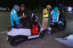 Công an Đồng Nai tăng cường kiểm tra phương tiện, xử lý vi phạm giao thông trong đợt cao điểm, góp phần bảo đảm trật tự an toàn giao thông. (https://baomoi.com)