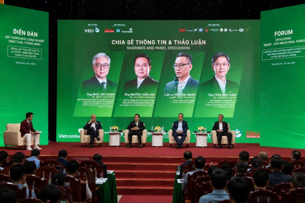 Chuyển đổi xanh và phát triển bền vững đang trở thành yêu cầu cấp thiết, thúc đẩy doanh nghiệp nâng cao năng lực cạnh tranh và thu hút đầu tư.