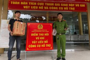 Đồng Nai triển khai nhiều mô hình đổi vũ khí, vật liệu nổ lấy quà, góp phần vận động người dân tự nguyện giao nộp, bảo đảm an ninh.
