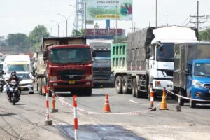 Quốc lộ 51 ùn tắc kéo dài do tiến độ sửa chữa chậm, nhiều hạng mục chưa hoàn thành gây áp lực giao thông và tiềm ẩn nguy cơ mất an toàn.