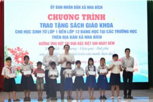 Mô hình hỗ trợ sách học giúp hàng nghìn học sinh giảm gánh nặng chi phí, góp phần bảo đảm điều kiện học tập trước năm học mới.