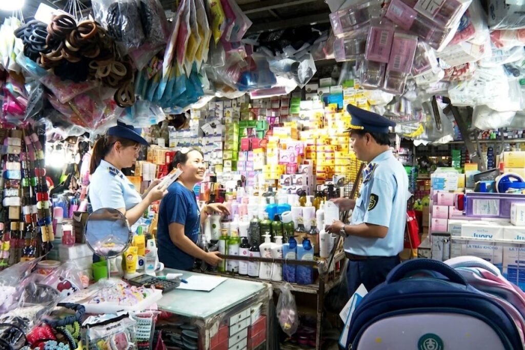 Đồng Nai tiêu hủy hàng nghìn sản phẩm gắn nhãn ngoại nhập vi phạm, tăng cường kiểm tra nguồn gốc hàng hóa trên thị trường.