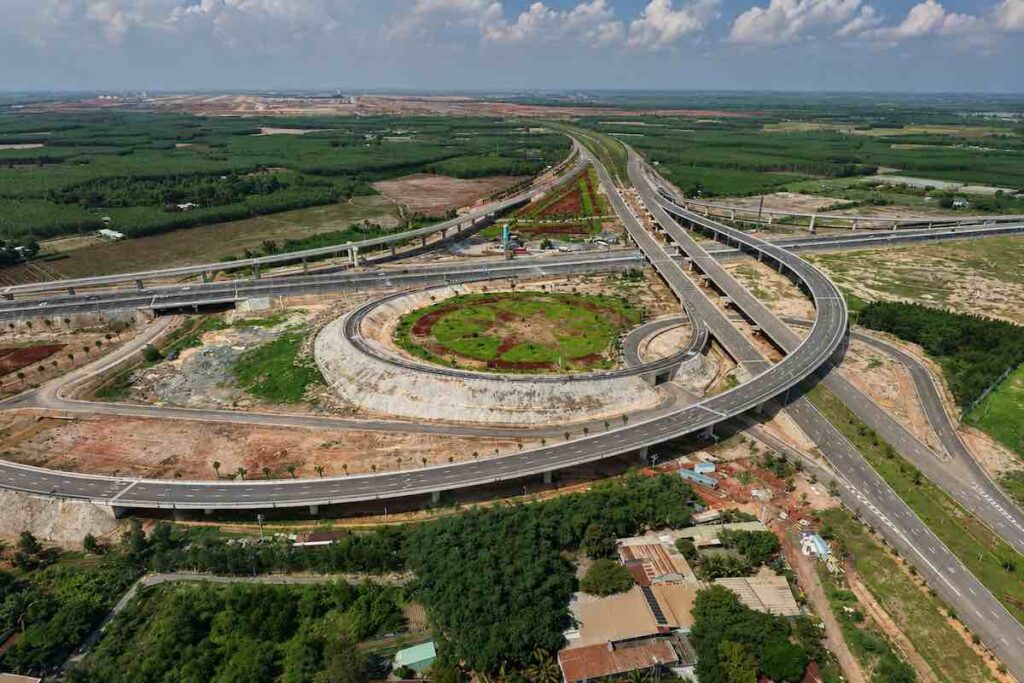 Đồng Nai mở rộng thêm 3 tuyến đường kết nối sân bay Long Thành, hoàn thiện hạ tầng giao thông và tăng liên kết vùng. Xem chi tiết.
