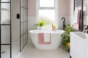 Tiện ích nhà ở ngày càng được người mua chú ý, trong đó phòng tắm được đầu tư với thiết kế tiện nghi, tạo không gian thư giãn tại nhà.