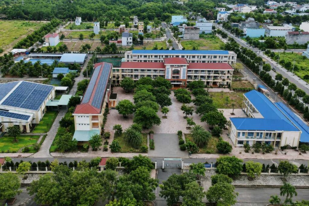 Thanh tra TP Đồng Nai chỉ ra bất cập tại Trường TH-THCS Bông Sen, nơi hiệu trưởng được công nhận khi chưa đủ 5 năm giảng dạy.