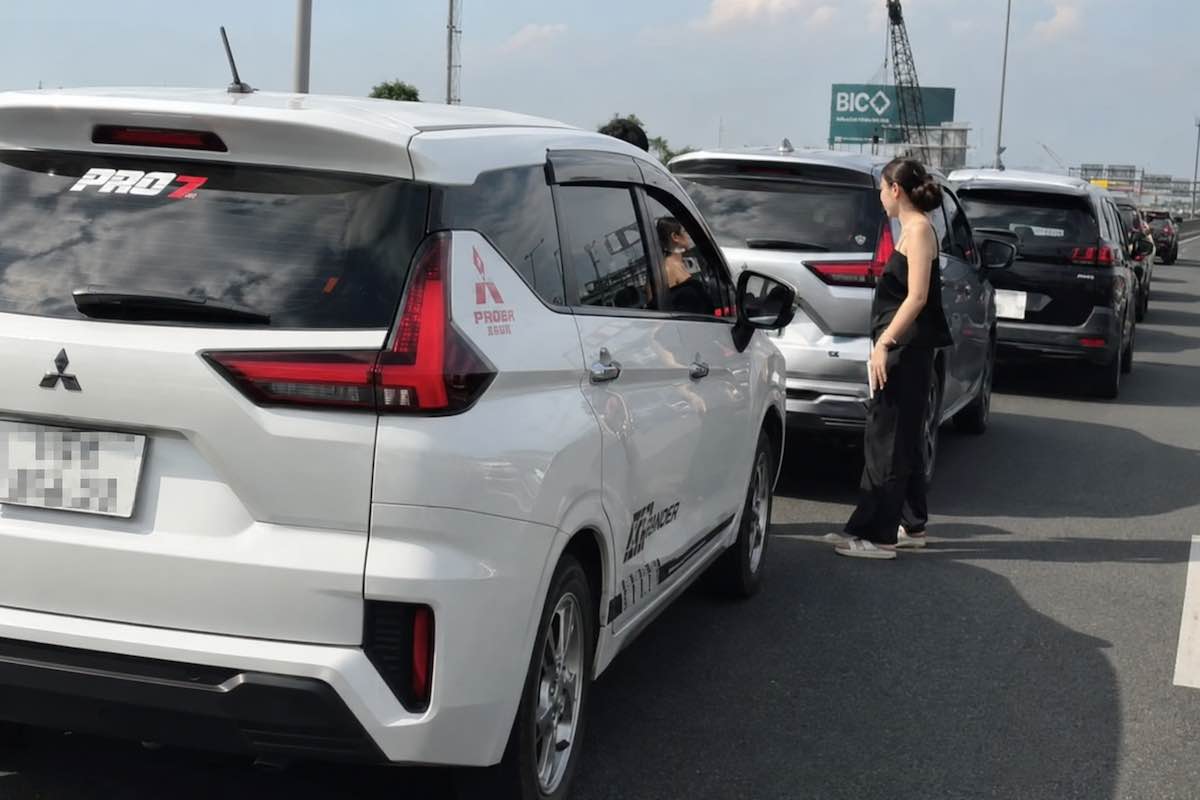 7 ô tô tông liên hoàn trên cao tốc TPHCM - Trung Lương, không có thương vong nhưng gây ùn ứ giao thông hơn 2km.