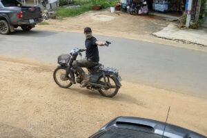 Bắt đối tượng dùng vật giống súng đe dọa người truy đuổi tại Đồng Nai. Công an đang điều tra hành vi gây mất an ninh trật tự.