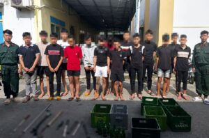 Đồng Nai ngăn chặn hai nhóm thanh thiếu niên chuẩn bị hỗn chiến, thu giữ nhiều hung khí. Xem diễn biến vụ việc và thông tin mới nhất.
