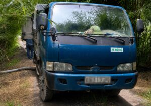 Đồng Nai bắt quả tang hai xe tải đổ khoảng 3 m³ chất thải chưa qua xử lý tại khu vực vườn tràm phường Nhơn Trạch. Xem chi tiết vụ việc.