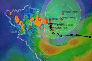 Bão cấp 8 di chuyển chậm trên vùng biển Quảng Ninh - Hải Phòng, gây mưa lớn ở miền Bắc, có nơi dự báo trên 600 mm.
