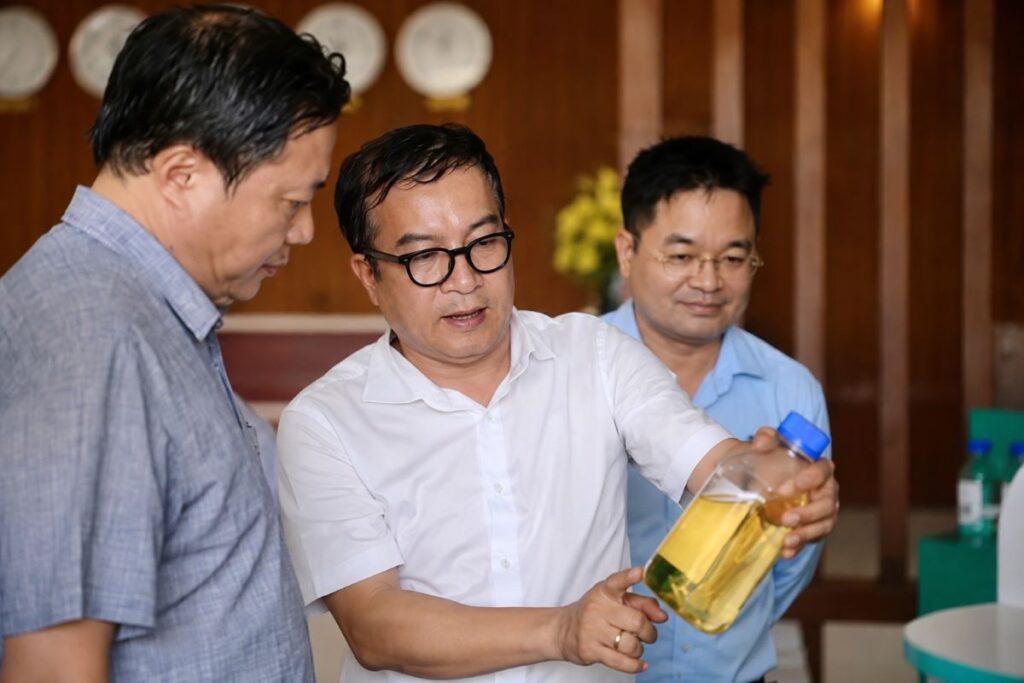 Bộ Công Thương gỡ khó cho các nhà máy ethanol nhằm ổn định nguồn cung E100, bảo đảm sản xuất xăng sinh học E10 trên toàn quốc.