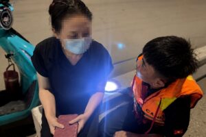 Cảnh sát Đồng Nai kịp thời thuyết phục, cứu người phụ nữ có ý định nhảy sông, ngăn chặn vụ việc ngay trên cầu.