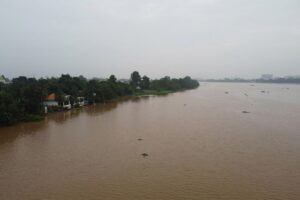 Cảnh báo lũ trên sông Đồng Nai khi mực nước dâng cao, nguy cơ ngập vùng trũng thấp và sạt lở bờ sông trong 24 giờ tới.