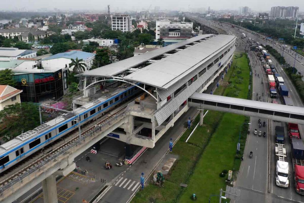 Metro Bến Thành - Suối Tiên sẽ được kéo dài đến sân bay Long Thành theo hình thức cấp bách, với tổng mức đầu tư sơ bộ 60.260 tỷ đồng.