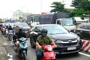 Lượng phương tiện qua quốc lộ 51, TP Đồng Nai tăng mạnh ngày đầu nghỉ lễ 2/9, gây ùn ứ cục bộ tại một số khu vực.