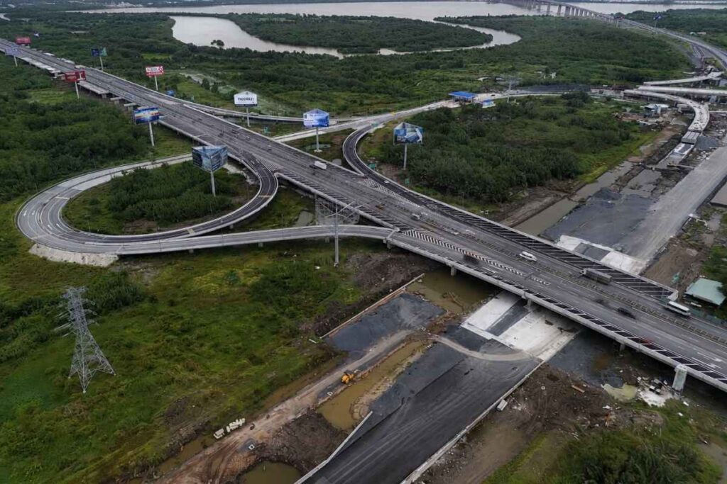 Vành đai 3 TP.HCM qua TP.HCM và Đồng Nai tăng tốc thi công, hướng tới hoàn thành các mốc thông xe trong những tháng cuối năm 2026.