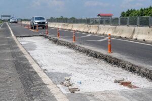 Kiểm tra khu vực sửa chữa cao tốc Biên Hòa - Vũng Tàu sau vụ ô tô sụp hố, làm rõ việc bố trí biển báo và rào chắn.