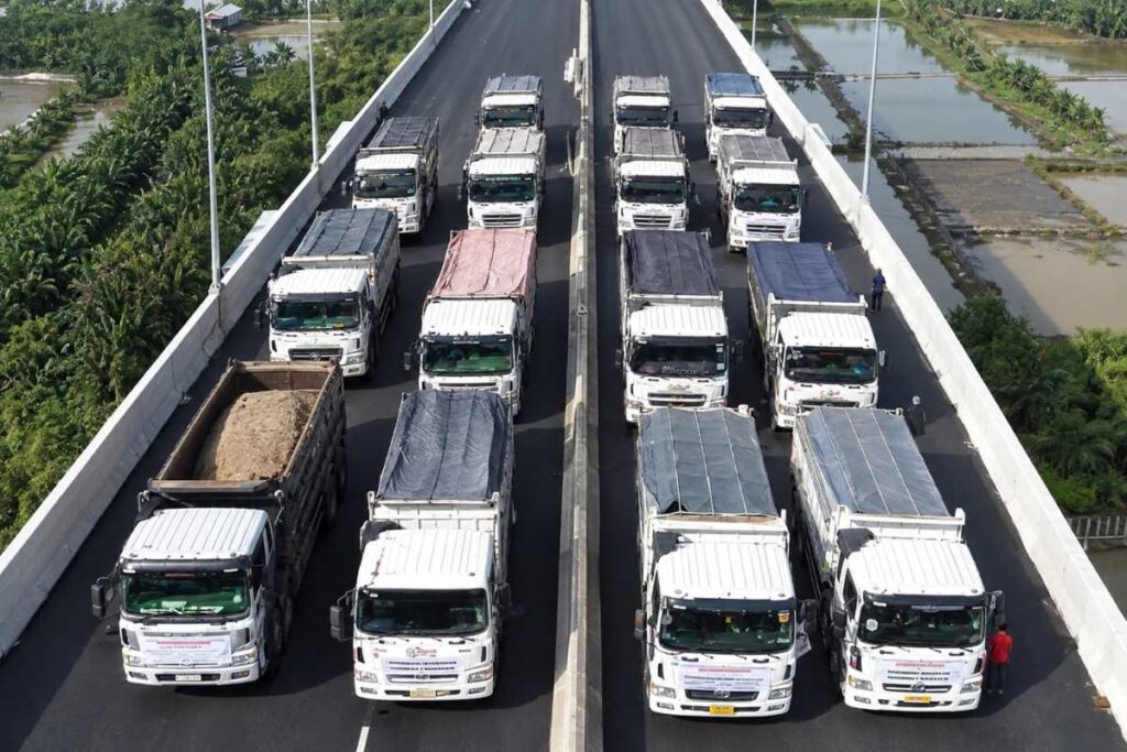 Cầu Phước Khánh đang thử tải nhịp chính, bước kiểm tra quan trọng trước kế hoạch thông xe cao tốc Bến Lức - Long Thành ngày 30/9