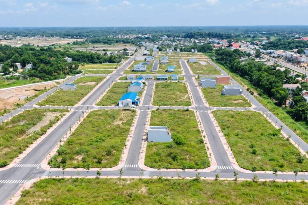 Đồng Nai chuẩn bị đấu giá hơn 380 ha đất gần sân bay Long Thành. Giá khởi điểm và thời gian tổ chức vẫn chưa được công bố.