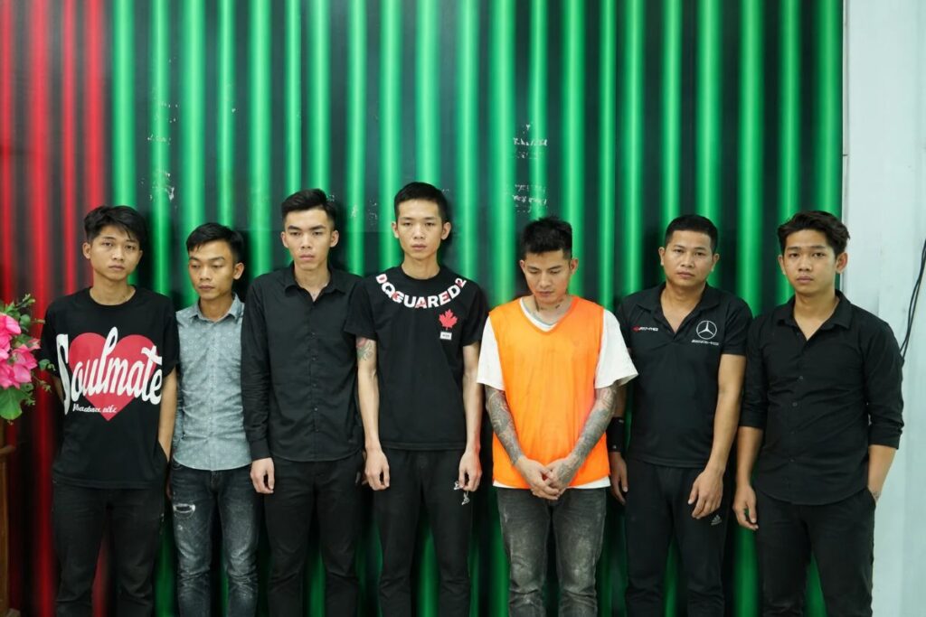 Công an TP.HCM giữ khẩn cấp 7 người liên quan vụ ô tô tông vào đám đông tại phường Chợ Quán. Diễn biến vụ việc ra sao?