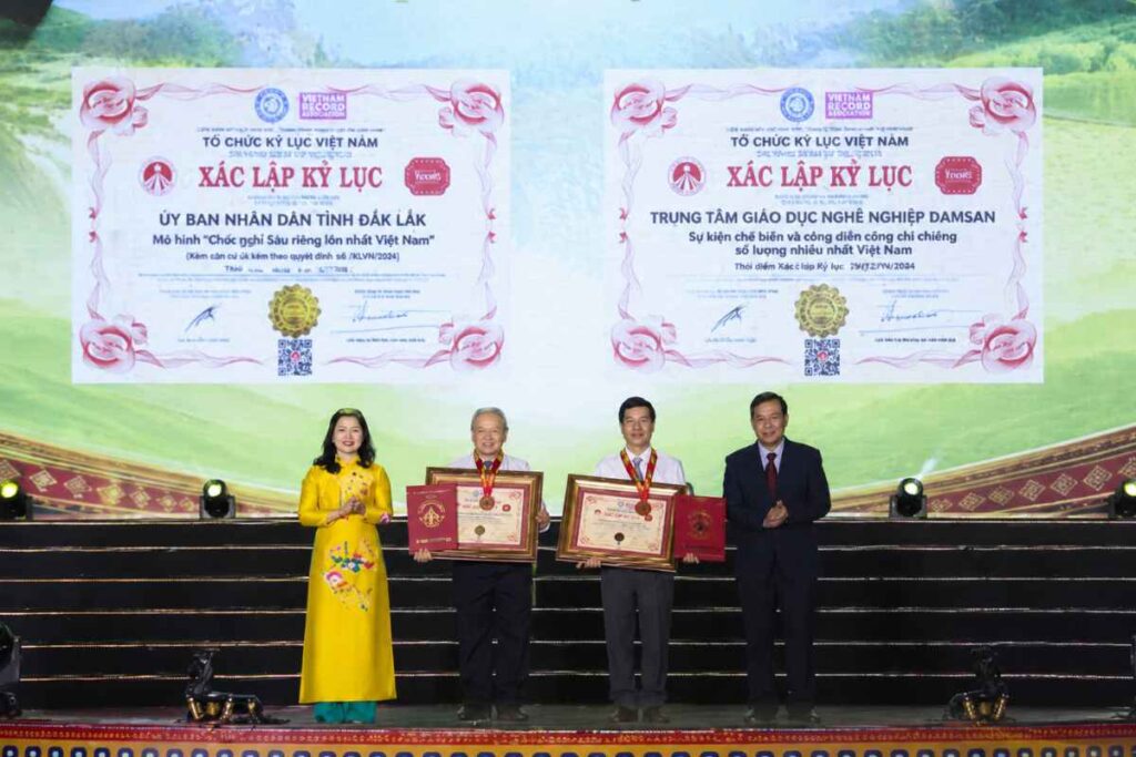 Lễ hội Sầu riêng Đắk Lắk 2026 ghi dấu với 3 kỷ lục, góp phần quảng bá sầu riêng và kết nối thương mại, du lịch.