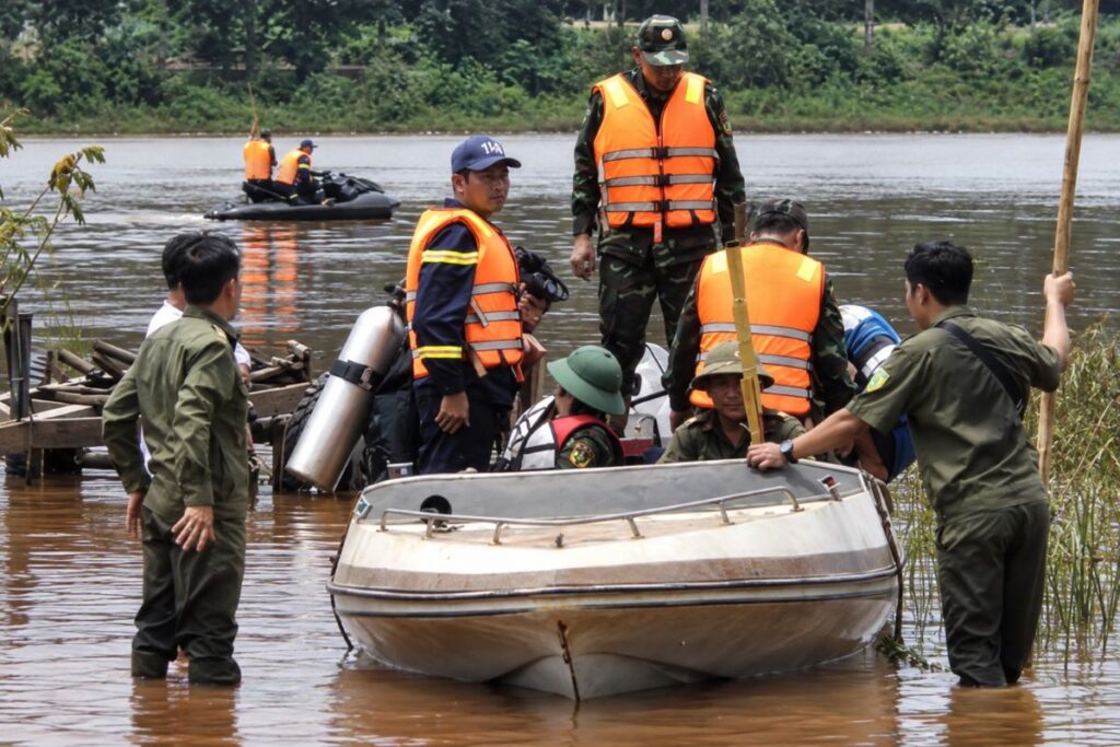 Tìm thấy thi thể nữ tài xế bị lũ cuốn ở Đồng Nai sau hơn 40 giờ tìm kiếm. Chi tiết vụ việc được cập nhật tại đây.