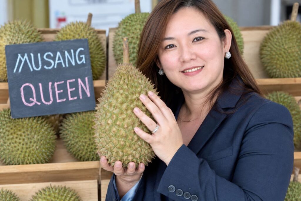 Sầu riêng Malaysia thử nghiệm xuất khẩu bằng đường biển 12 ngày tới Trung Quốc, sử dụng công nghệ kiểm soát không khí để giữ độ tươi.