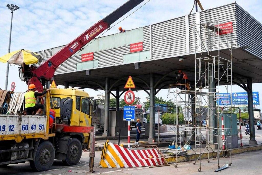 Trạm thu phí cầu Đồng Nai trên quốc lộ 1 đã được tháo dỡ hoàn toàn sau hơn 6 tuần thi công, trả lại mặt đường thông thoáng.