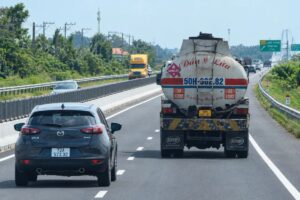 Cao tốc Bến Lức - Long Thành thông xe toàn tuyến, mở thêm hành lang kết nối miền Tây với Đồng Nai, cảng biển và sân bay Long Thành.