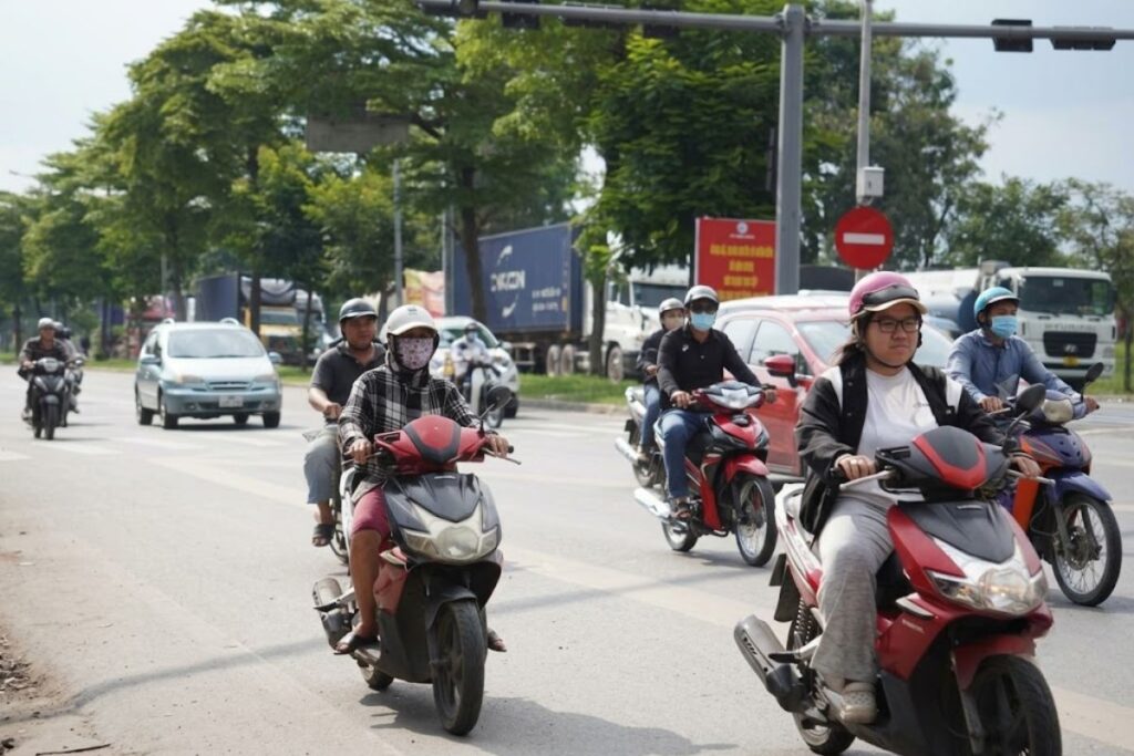 Cao tốc Bến Lức – Long Thành thông xe toàn tuyến, giúp giao thông trên đường Nguyễn Văn Linh có thời điểm thông thoáng hơn.