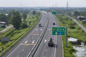 Cao tốc TPHCM – Long Thành thường xuyên đông xe. Tuyến cao tốc mới và cầu Phú Mỹ được kỳ vọng giảm áp lực giao thông, kết nối TPHCM với Đồng Nai.