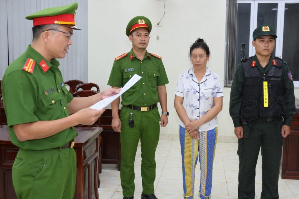Chủ trang trại 2.349 con heo chứa chất cấm Salbutamol tại Đồng Nai bị khởi tố. Vụ việc hé lộ những vấn đề đáng chú ý về an toàn thực phẩm.