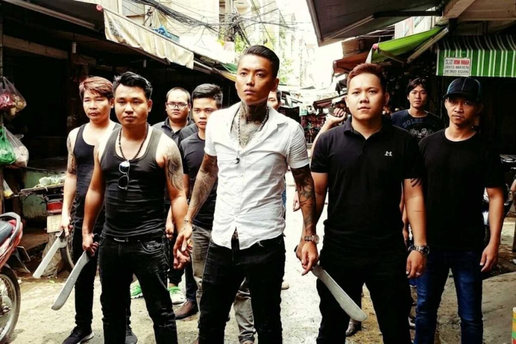 Đồng Nai khởi tố 20 bị can trong vụ nhóm giang hồ mạng Cọp đen sản xuất phim có nội dung bạo lực đăng tải trên mạng xã hội.