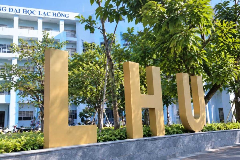 UBND TP Đồng Nai gia hạn 24 tháng cho dự án ký túc xá Đại học Lạc Hồng. Tìm hiểu các yêu cầu về tiến độ và sử dụng đất.
